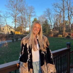 Meet your Posher, Lizzie